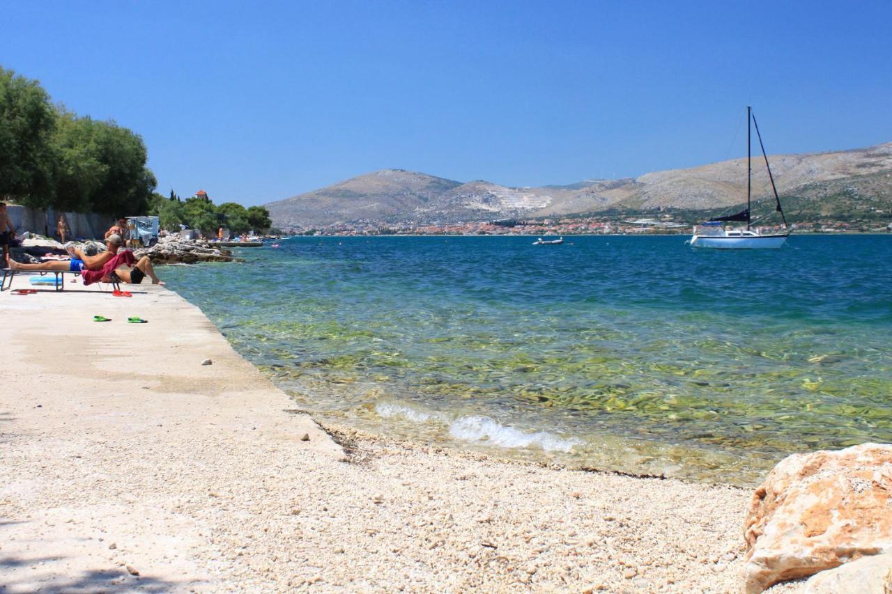 Apartments By The Sea Arbanija, Ciovo - 1085 Trogir Eksteriør billede