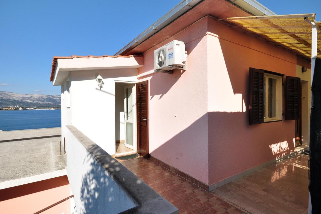 Apartments By The Sea Arbanija, Ciovo - 1085 Trogir Eksteriør billede