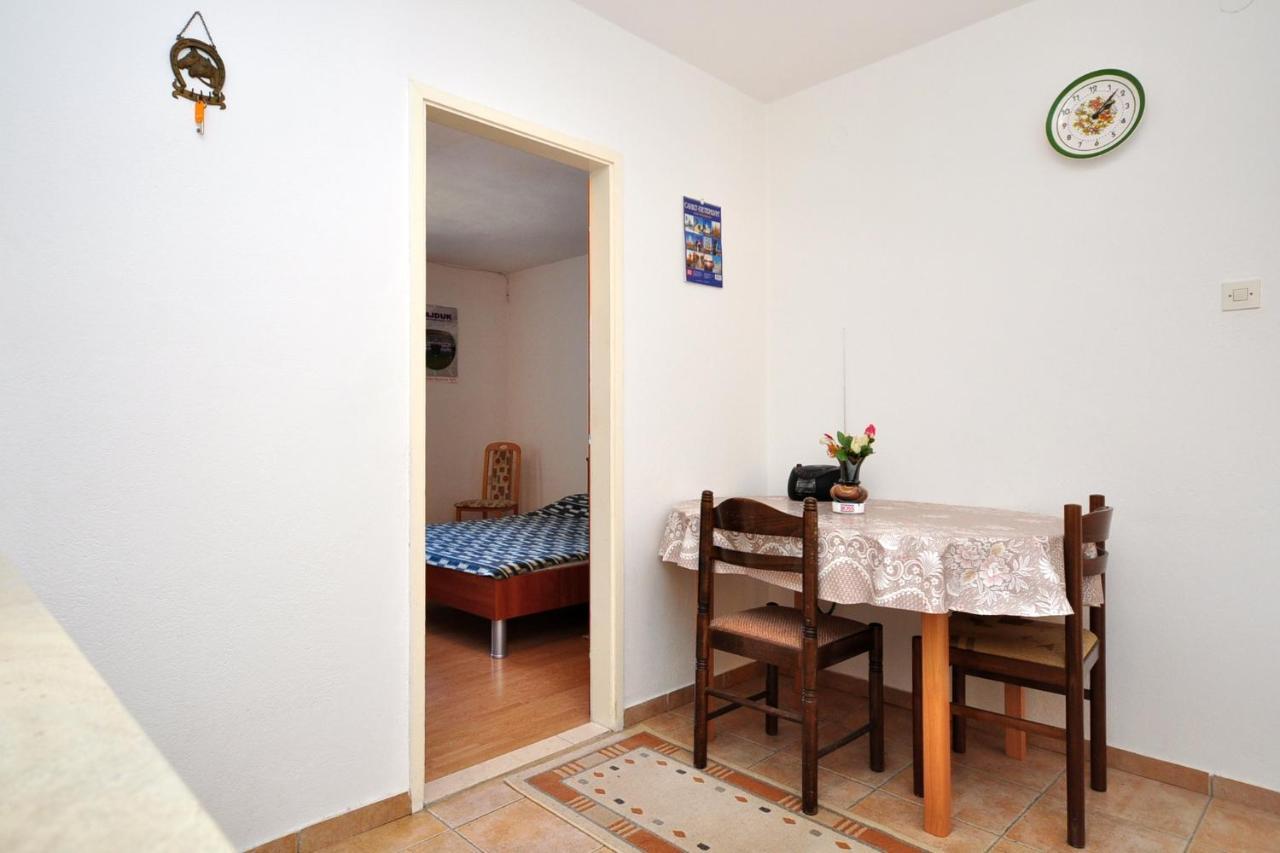 Apartments By The Sea Arbanija, Ciovo - 1085 Trogir Eksteriør billede
