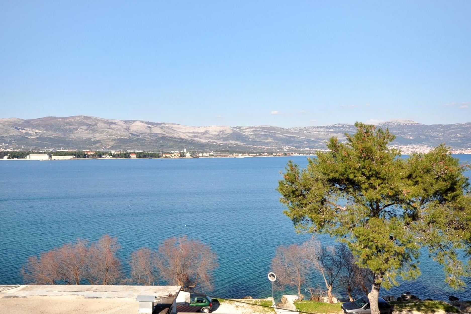 Apartments By The Sea Arbanija, Ciovo - 1085 Trogir Eksteriør billede